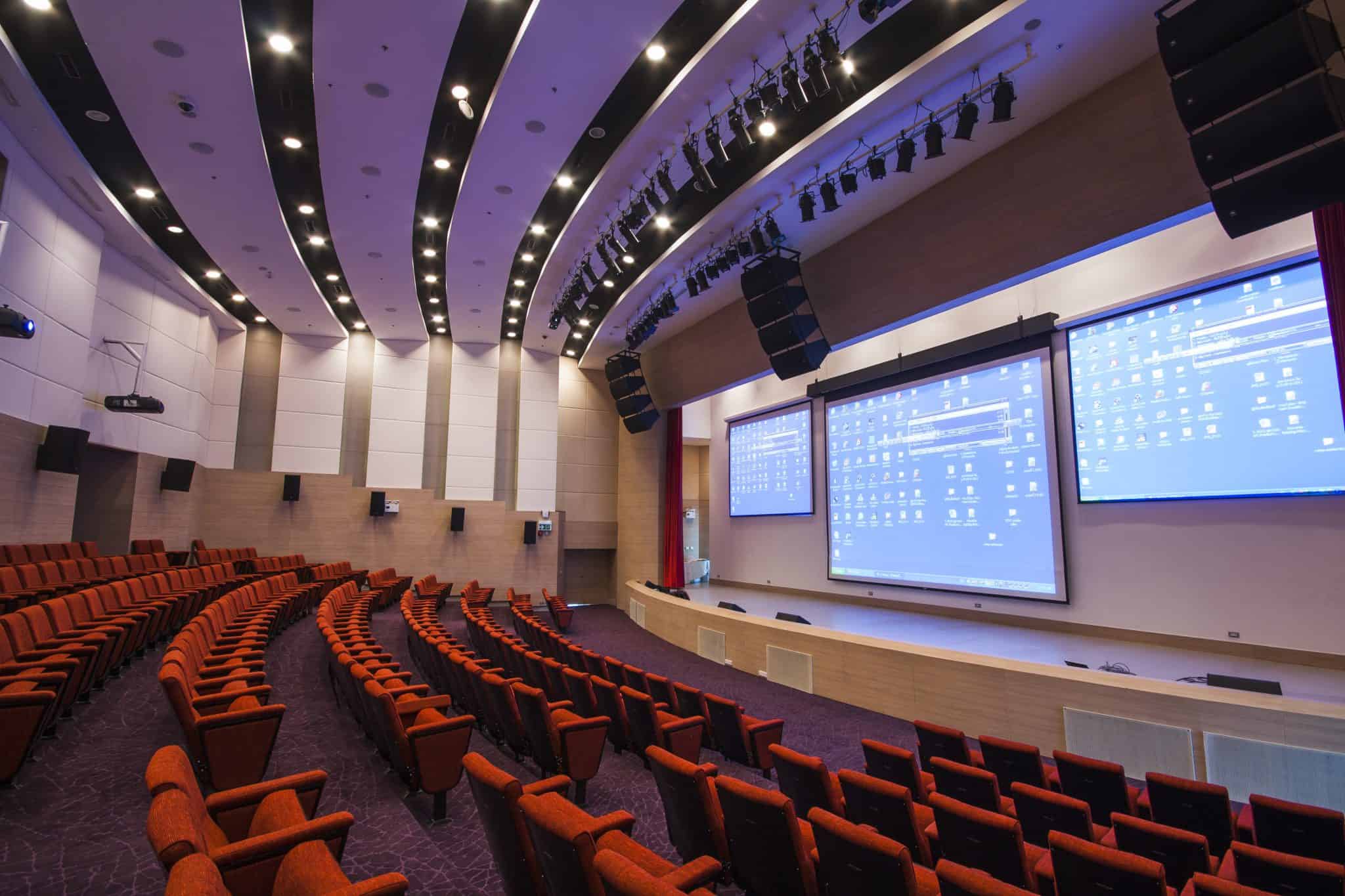 ระบบเสียงและภาพในห้องประชุม โรงแสดงนิทรรศการ บริษัท แอ็ดว้านซ์ เทคโนโลยี คอนแทรคติ้ง จำกัด (ATC) ออกแบบและติดตั้งระบบมัลติมีเดียสำหรับงานอีเว้นท์และการประชุมใหญ่.