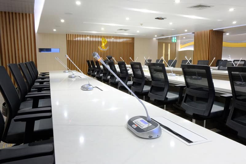 โรงประชุมบริษัท แอ็ดว้านซ์ เทคโนโลยี คอนแทรคติ้ง จำกัดพร้อมอุปกรณ์ประชุมทันสมัยและเทคโนโลยีครบวงจรเพื่อธุรกิจ.