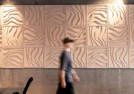 ภาพแผงผนังตกแต่งที่มีคุณสมบัติดูดซับเสียง (Decorative Acoustic Panels)